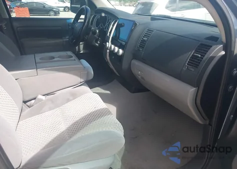 2008 Toyota Tundra Base 5.7L V8 z USA, uszkodzony, nr VIN 5TBEV54198S482041